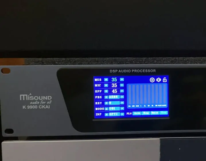 Cận cảnh màn hình Vang số Misound K9900